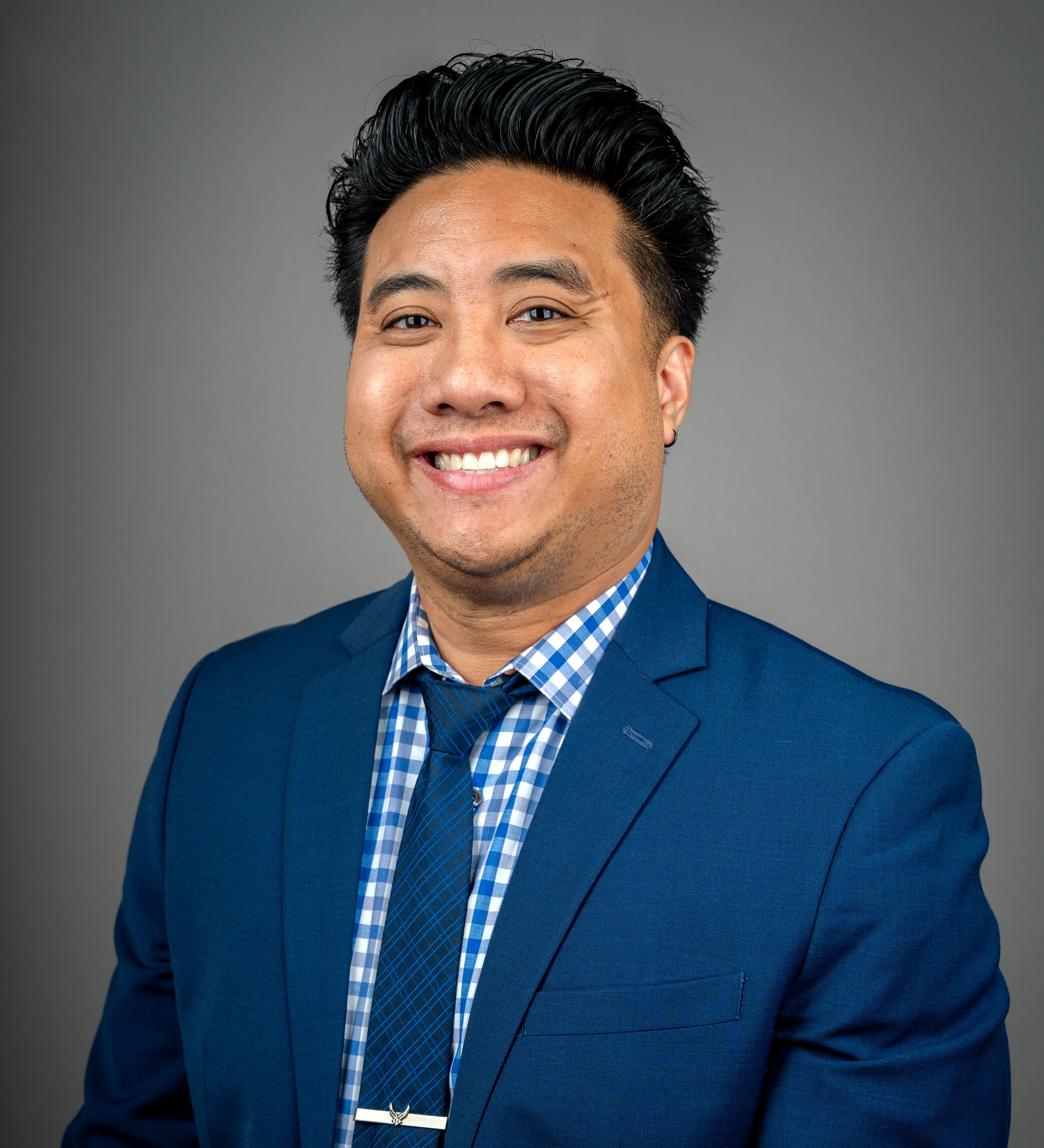 Kris Vicencio headshot